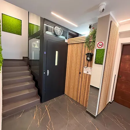 Cinque Terre Hub Art Apartment